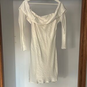 Abercrombie & Fitch Off-Shoulder White Dress